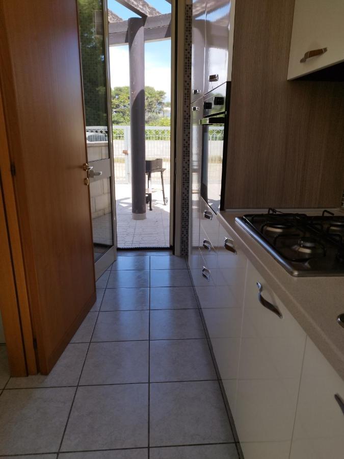 Casa Vacanze Il Sorriso Di Emi Torre Suda Eksteriør bilde